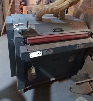 Lijadora de rodillos. Maquinaria carpinteria