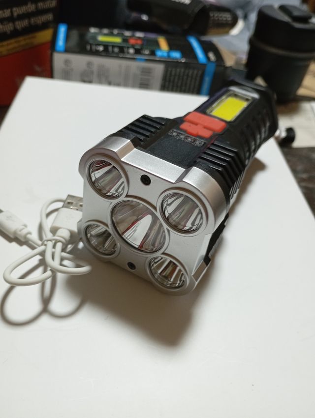 Linterna LED sin pila, USB,(NUEVAS