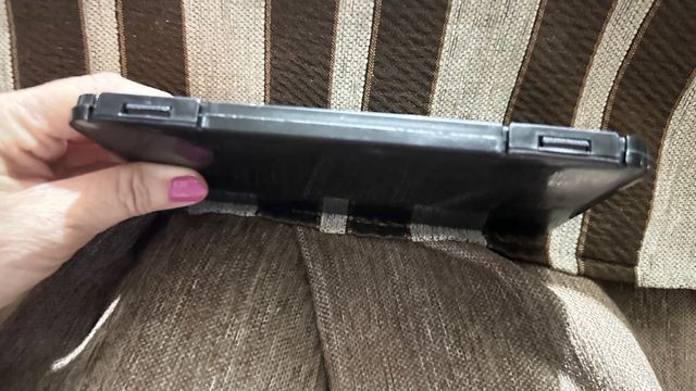 2 porta mascarillas con 26 salvaorejas.