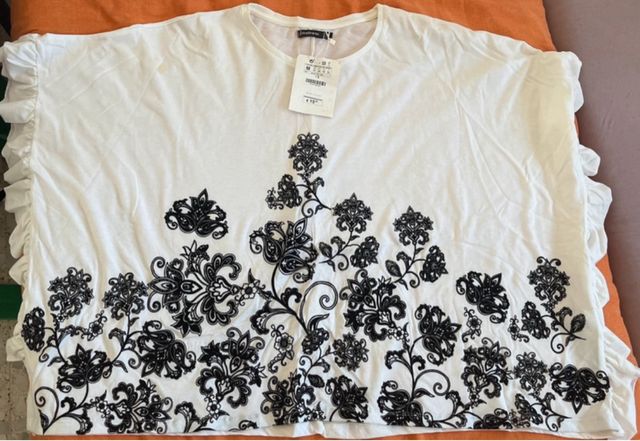 Camiseta cuadrada talla M.