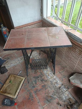 Pié de máquina de coser SINGER alicatada por arrib