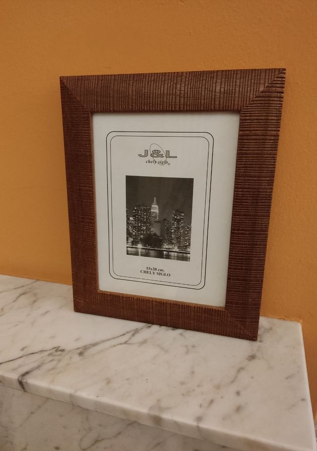 Portafoto in lamiera da parete in legno