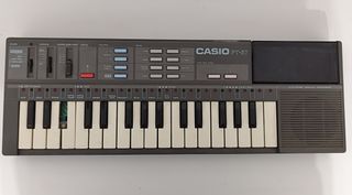 Teclado piano Casio pt 87