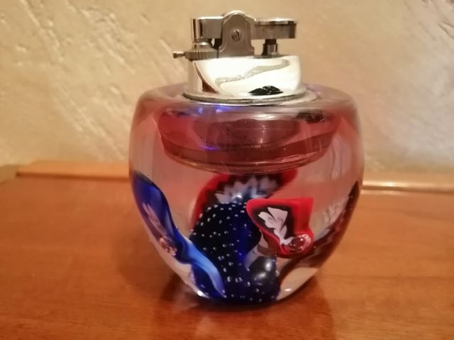 Accendino vintage su vetro di Murano