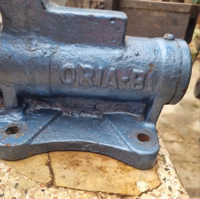 Tornillo de mesa Marca ACERO.ORIA B