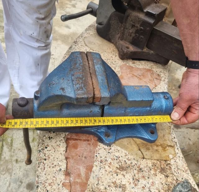 Tornillo de mesa Marca ACERO.ORIA B