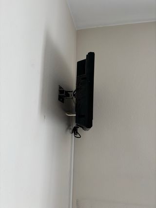 TV OKI 19 pulgadas HDMI y soporte pared incluido