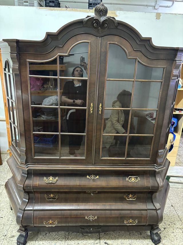 Armario de salon de madera