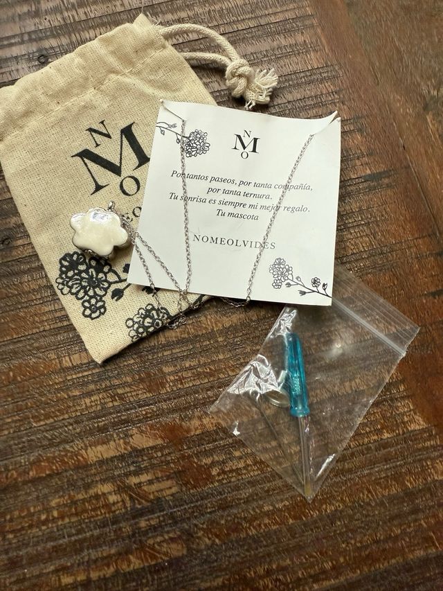 Colgante y cadena "NO ME OLVIDES"