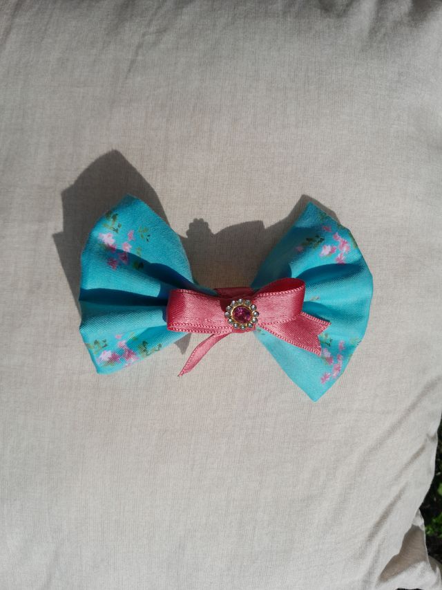 Fiocco verde  a fiorellini per capelli