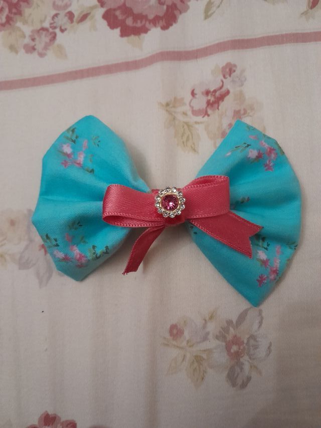 Fiocco verde  a fiorellini per capelli