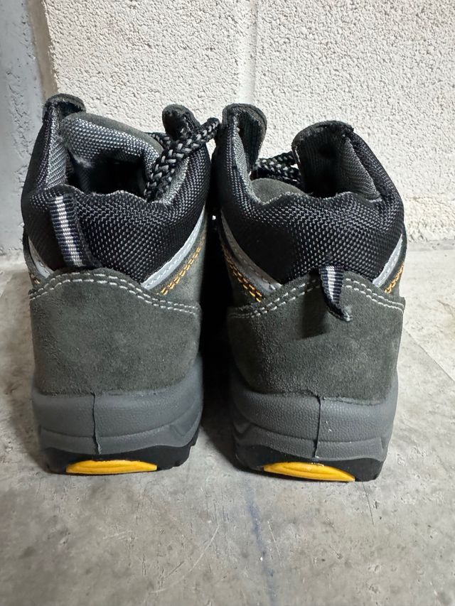 Botas de trabajo nuevas seguridad