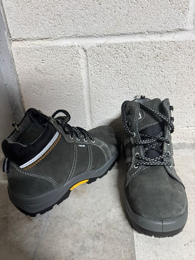 Botas de trabajo nuevas seguridad