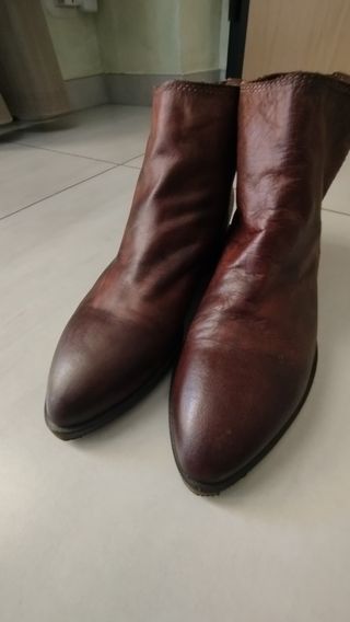 Stivaletto marrone in vera pelle 