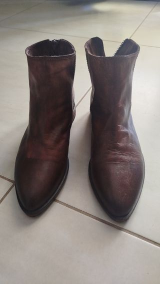 Stivaletto marrone in vera pelle 