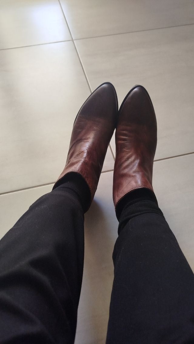 Stivaletto marrone in vera pelle