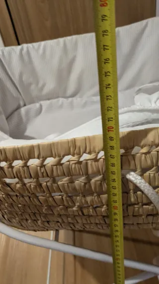 Moisés de mimbre como nuevo