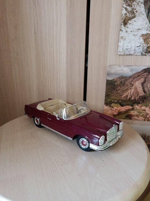 Coches escala 1:18 Madrid vk