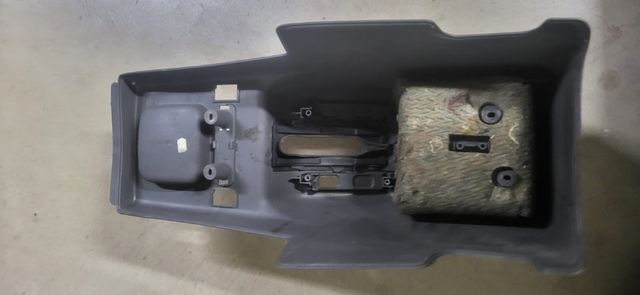 Consola central apollabrazos nisaan T2