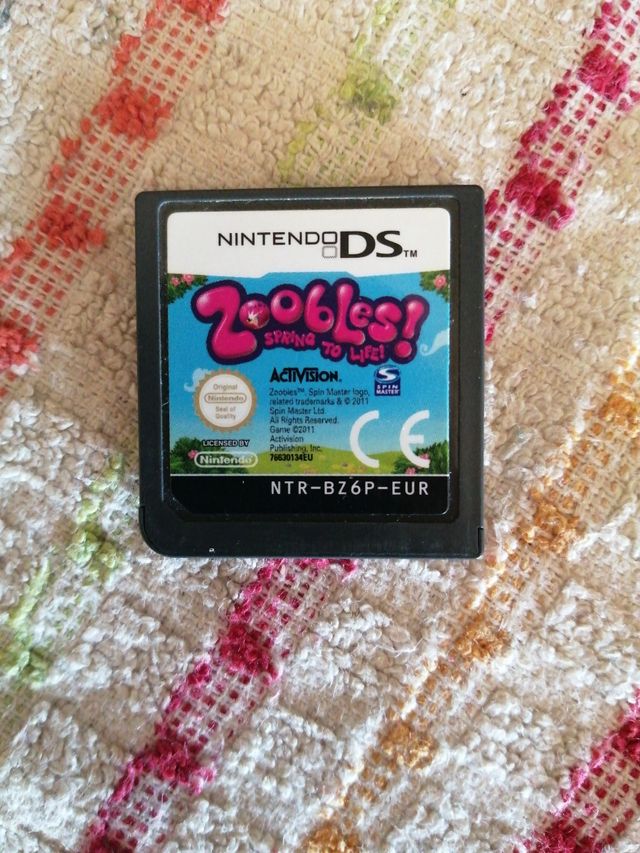 Juego Nintendo DS Dora la exploradora y Zoobles.