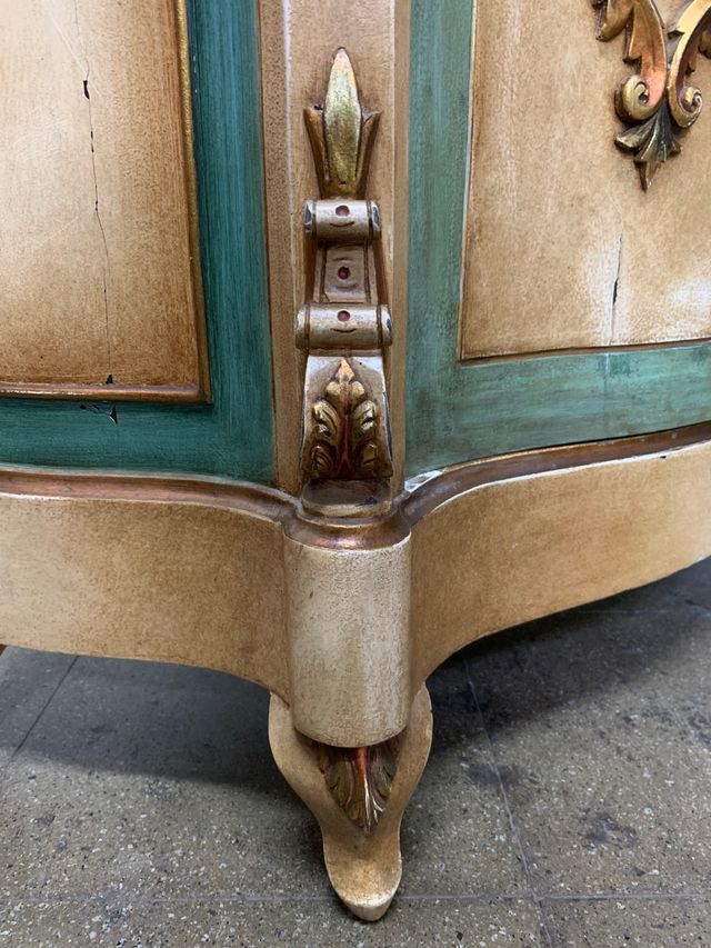 Mueble auxiliar. Aparador