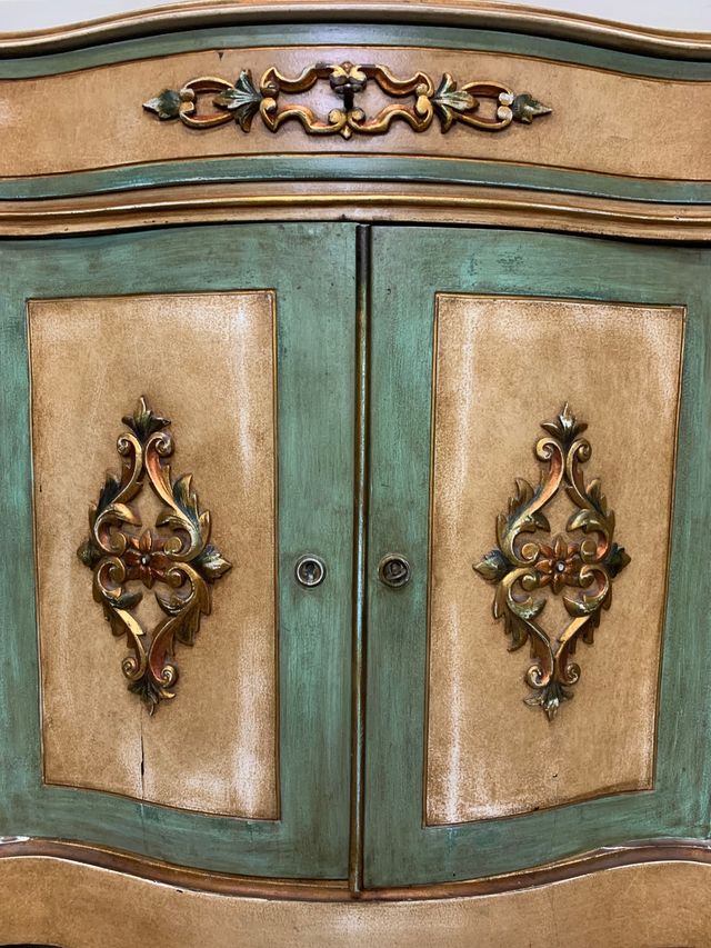 Mueble auxiliar. Aparador