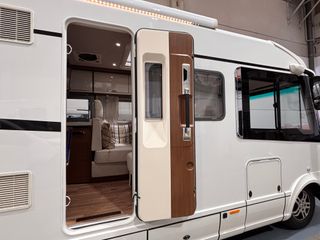 AUTOCARAVANA NIESMAN + BISCHOFF ARTO 88F 