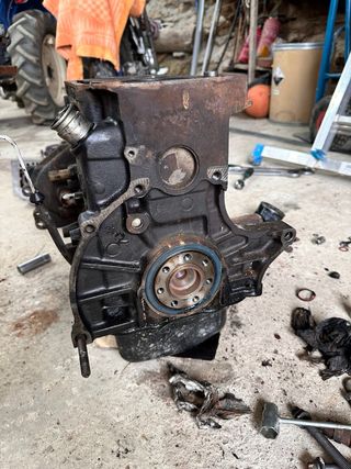 Bloque motor F8Q 776 1.9D 65cv