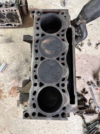 Bloque motor F8Q 776 1.9D 65cv