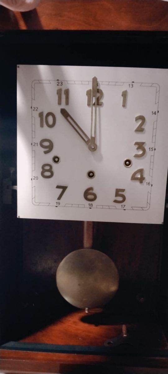 Reloj de pared antiguo