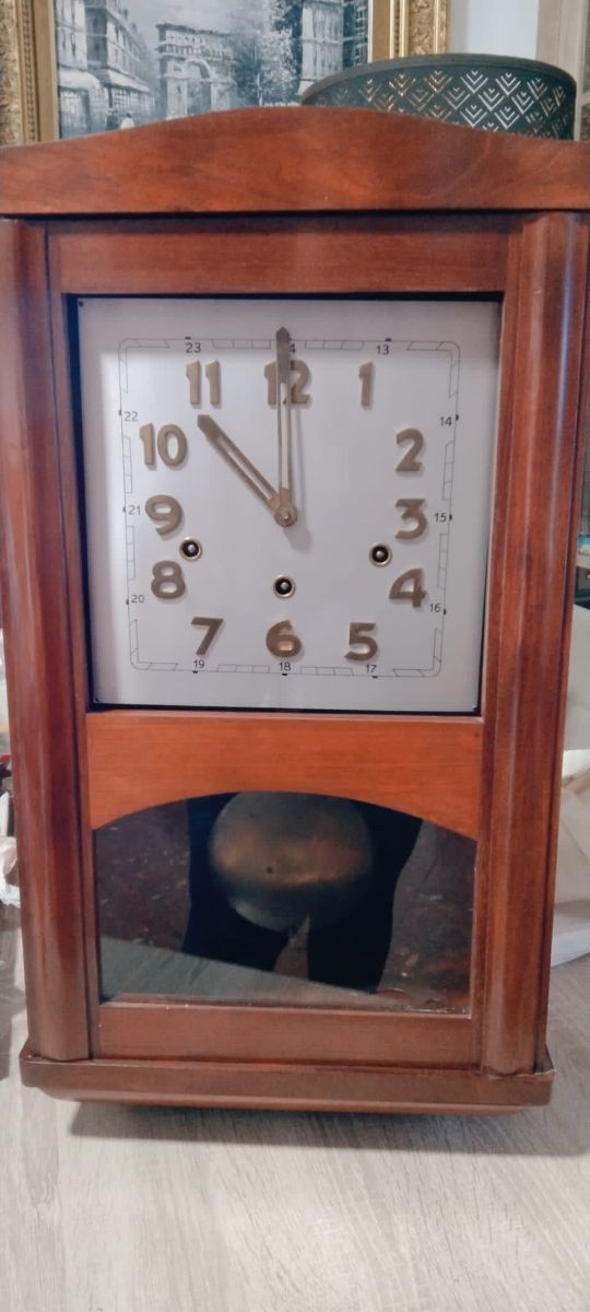 Reloj de pared antiguo