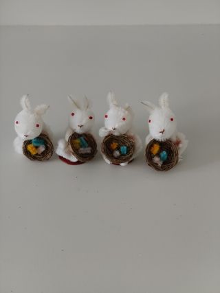 Set quattro conigli pasquali