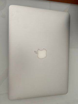 MacBook Air 13 pulgadas Julio 2013 en su caja 
