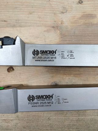 Porta utensili per tornio