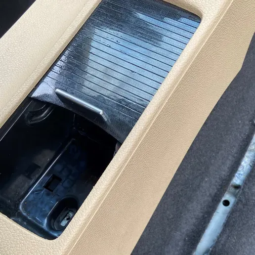 PERSIANA CENTRAL PORTAVASOS PARA VOLKSWAGEN