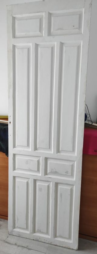 Antigua puerta madera maciza