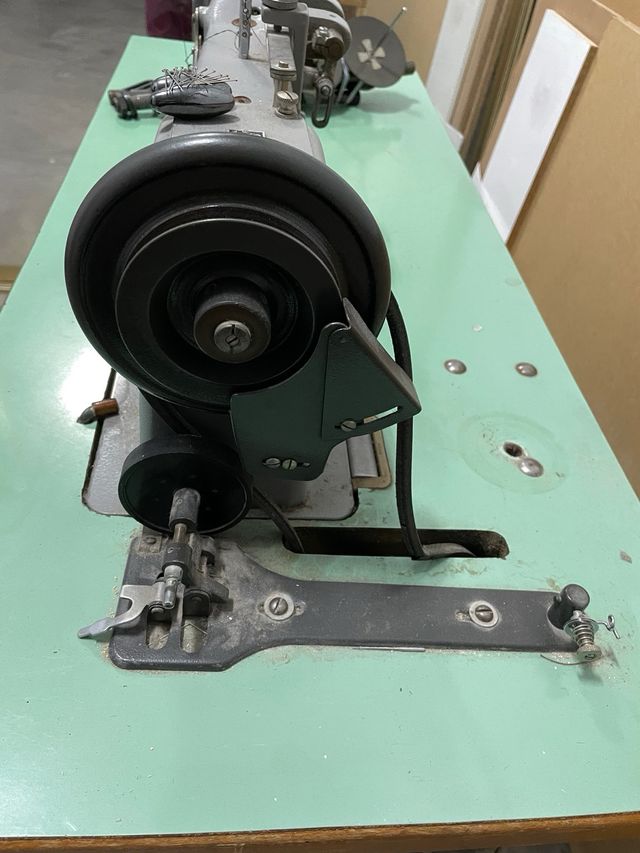 Maquina coser triple arrastre