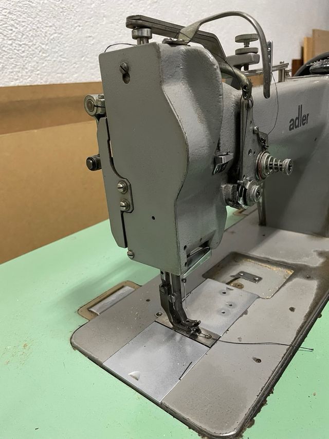 Maquina coser triple arrastre