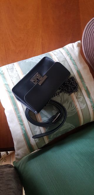 Borsa piccola nera a tracolla / vita.