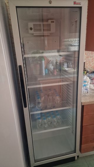 Nevera expositora para hosteleria