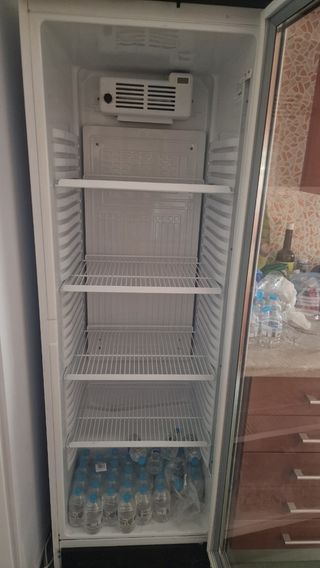 Nevera expositora para hosteleria