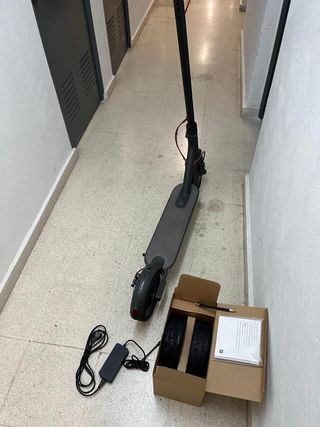 Patinete Xiaomi en perfecto estado con regalo