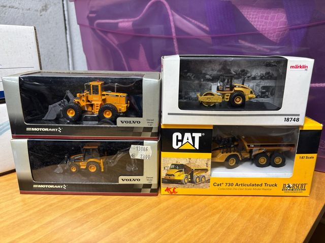 Ruspa camion schiacciasassi ho 1:87 cat volvo