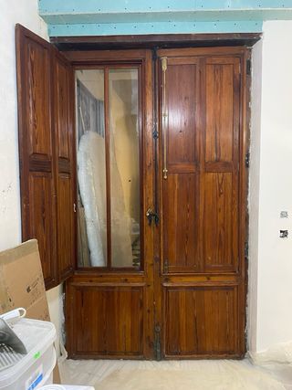 Puerta antigua de madera
