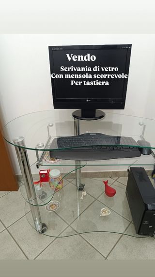 Scrivania in vetro