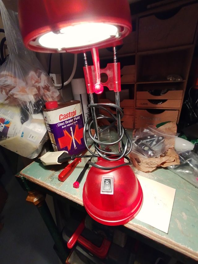 Lampara sobremesa extensible de 30 a 50 cms