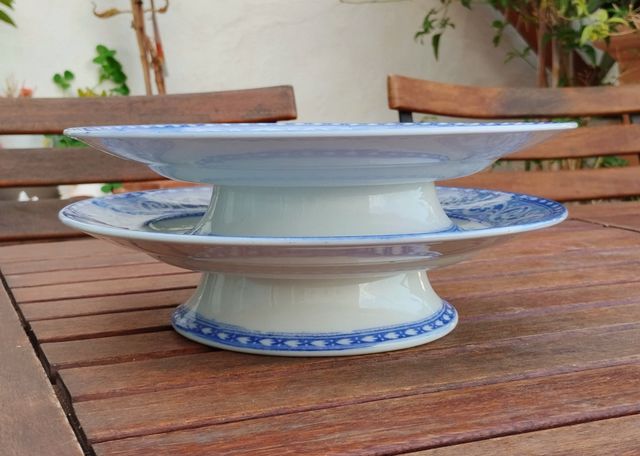 2 piatti inglesi da frutta.