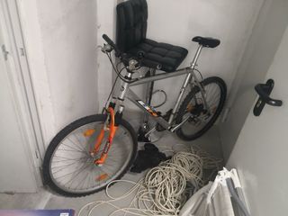 Bicicleta de aluminio con amortiguación