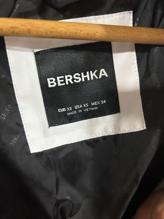 Campera Bershka pluma ningun uso 