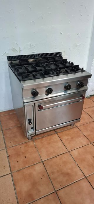 Cocina industrial 4 fogones 